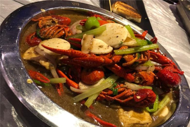 四季春龙虾羊肉馆火锅加盟