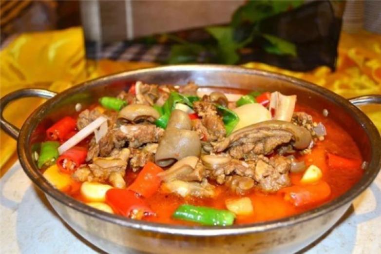 四季春龙虾羊肉馆火锅加盟