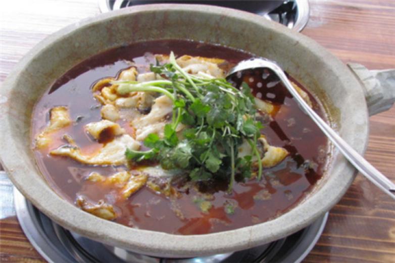 昕时器云南石锅鱼加盟