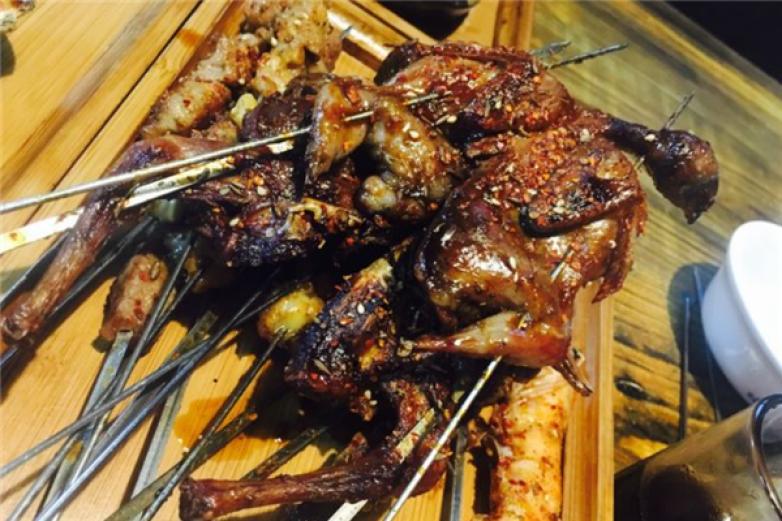 彪子烤鸽子沾肚加盟