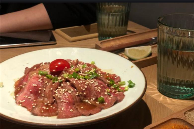 下酒烧肉小酒馆加盟