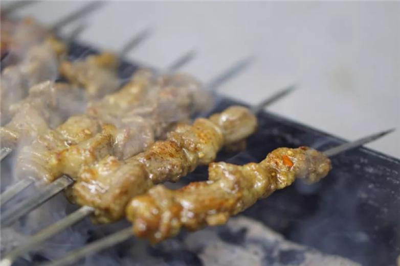 坂上烧烧烤加盟