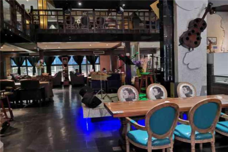 陈香坊音乐餐吧周围