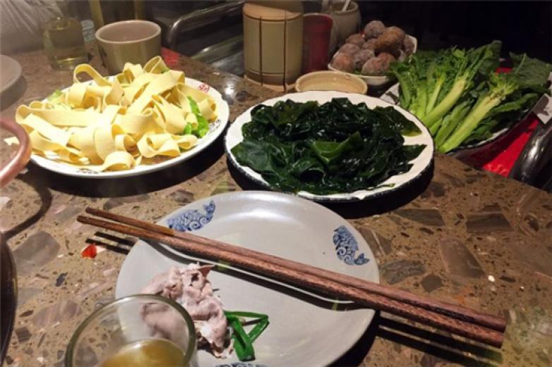 半天老火锅加盟