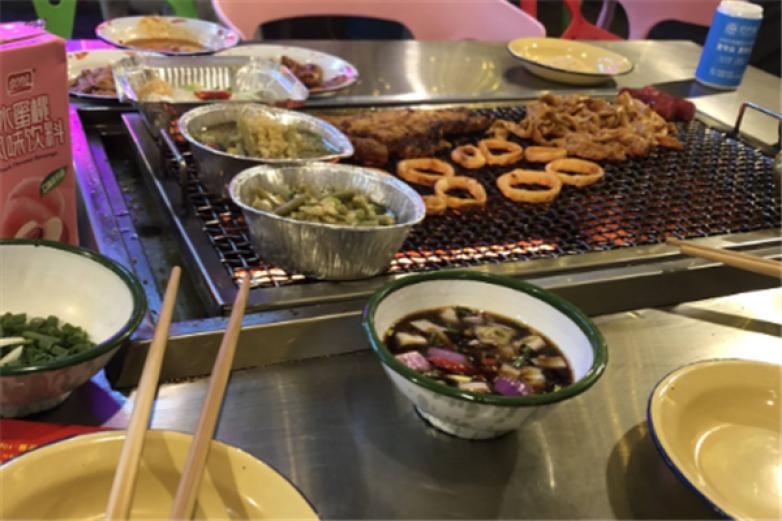 小薇薇西昌火盆烤肉加盟