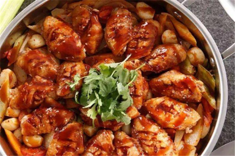 辣食尚板烧焖锅加盟