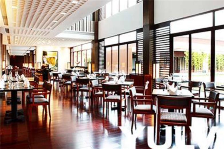 白云湖畔酒湖景西餐厅加盟