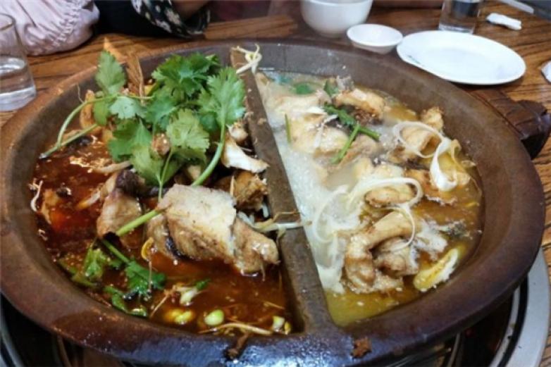 东哥石锅鱼加盟