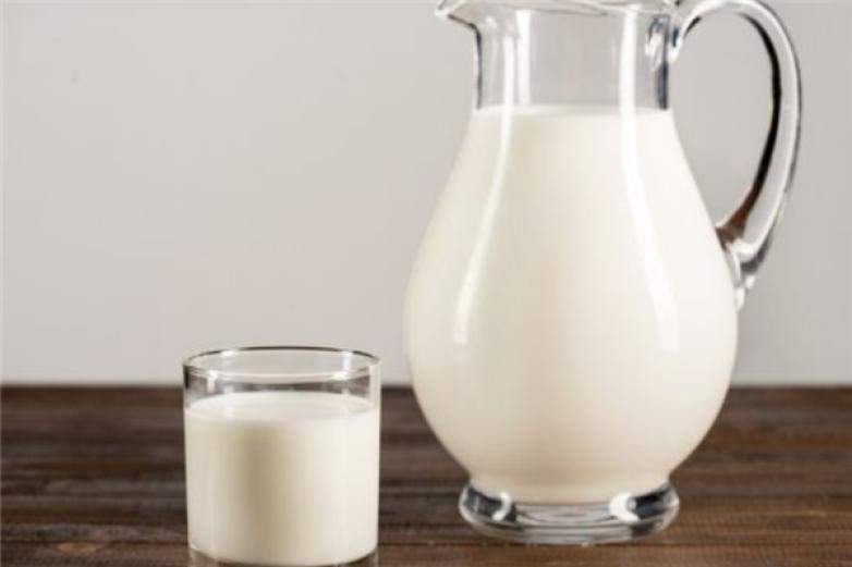 纯美鲜奶吧加盟