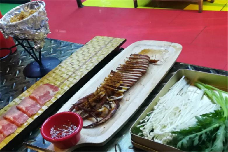 小猪佩奇章鱼水煎肉加盟