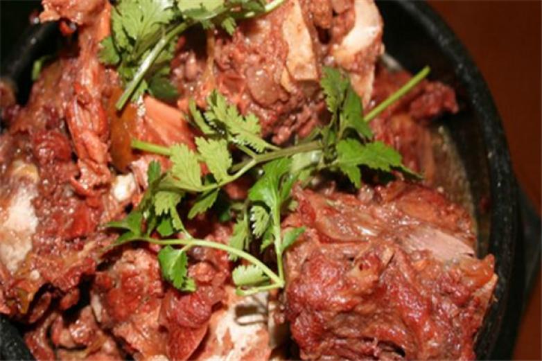 宴羊集市鲜羊肉火锅加盟