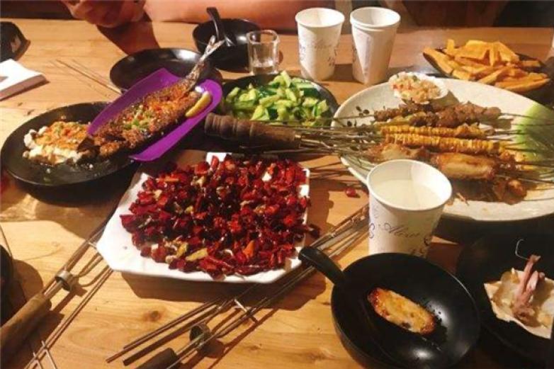 雷达微烧烤音乐餐厅加盟