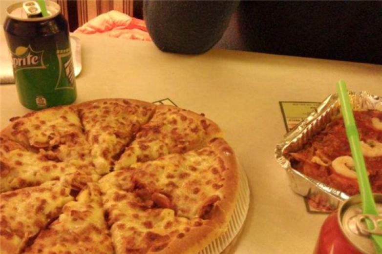 那坡里比萨加盟