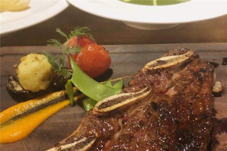 银格顿牛排餐厅加盟