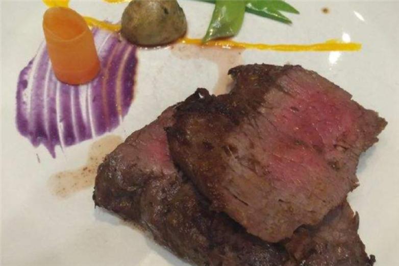 银格顿牛排餐厅加盟