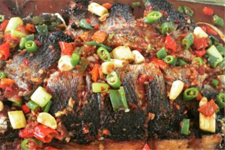 易氏烤全鱼加盟