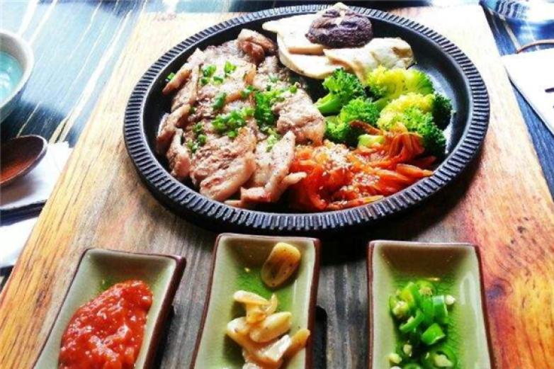 韩式铁板烤肉加盟