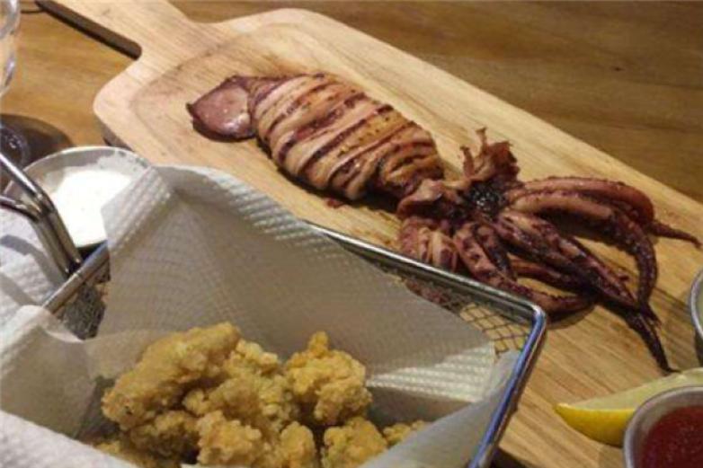 醉猴披萨小吃加盟