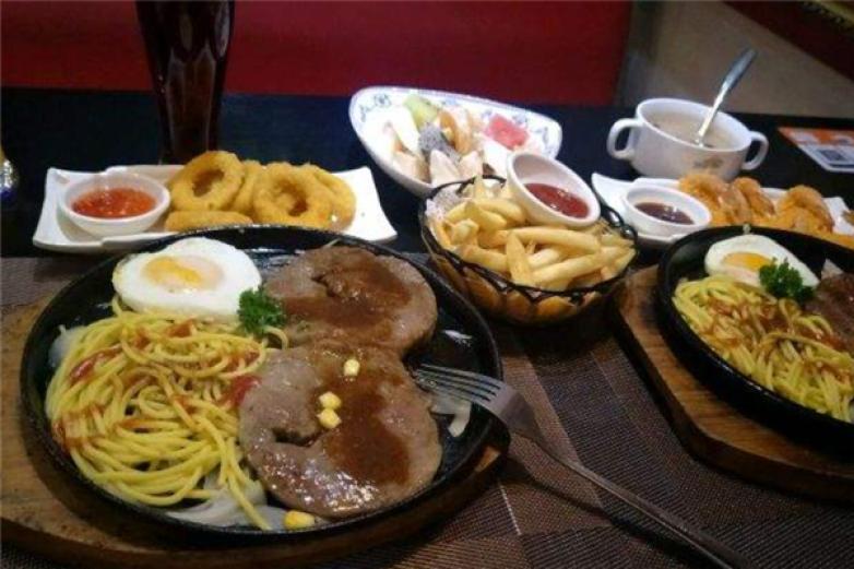 初客牛排餐厅加盟