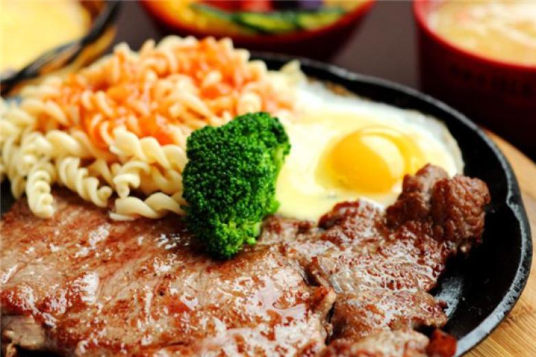 初客牛排餐厅加盟