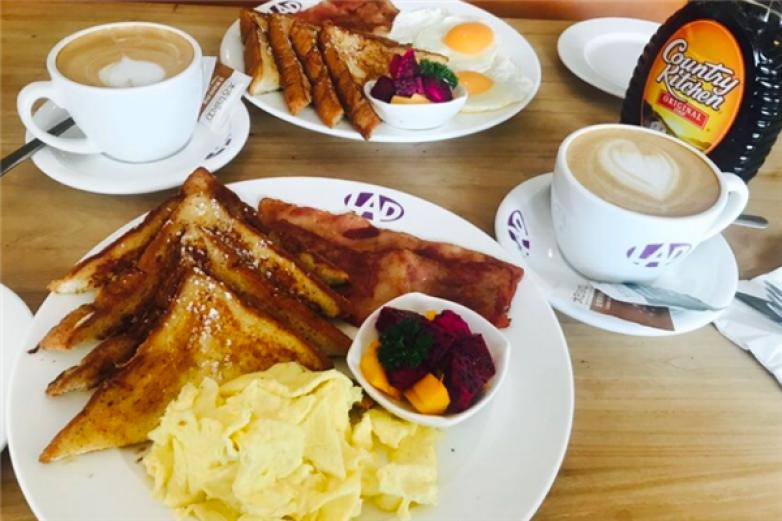 莉莉斯美式西餐厅加盟