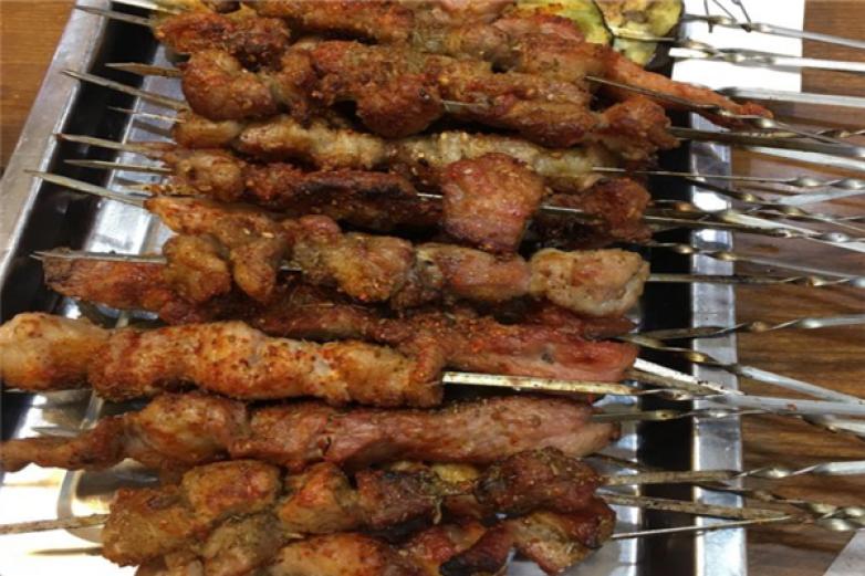 胖太太四川麻辣排骨串加盟