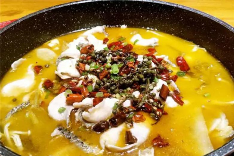 拾锅百味酸菜鱼火锅加盟