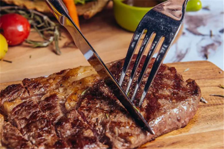 小世界猫主题西餐厅加盟