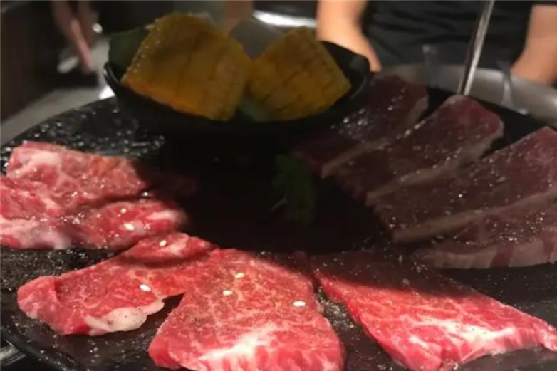 极炙台湾精致炭火烧肉加盟