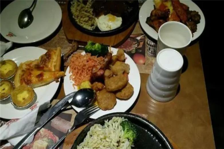 尊尼自助牛排加盟