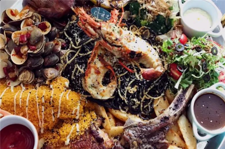 初First国际厨房加盟