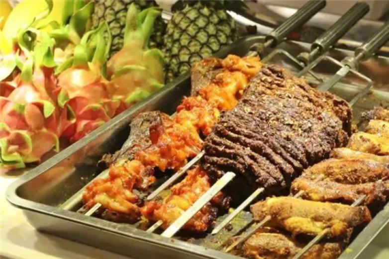 秋天里自助火锅烧烤加盟