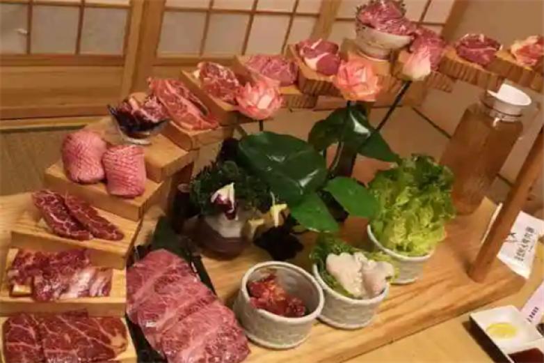 无二炙坊炭火烧肉加盟