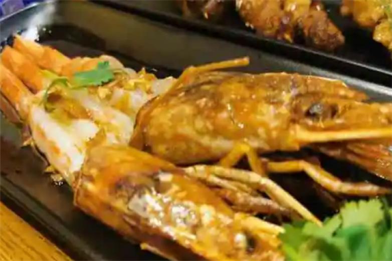 WutPut活泼活海鲜烧烤加盟