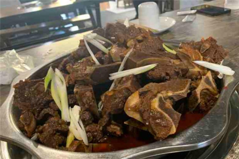 酱大骨自助火锅加盟