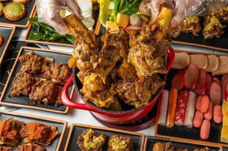 自助酱大骨火锅加盟