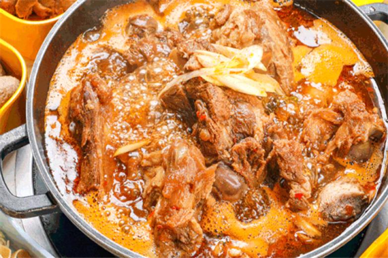 自助酱大骨火锅加盟