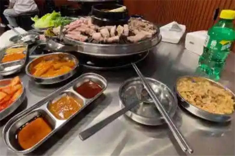 韩国小胖料理自助烤肉加盟