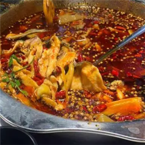 关小渔肥肠鱼火锅