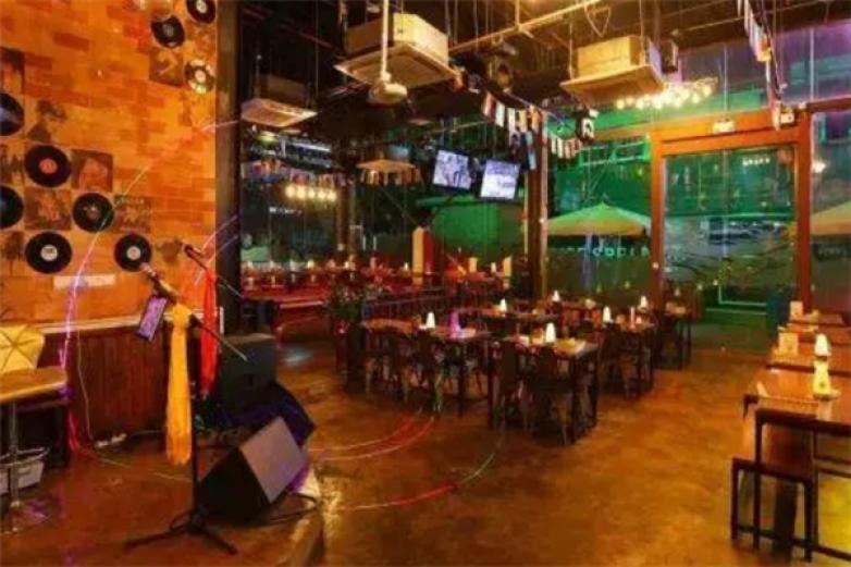 酒吧连锁店加盟