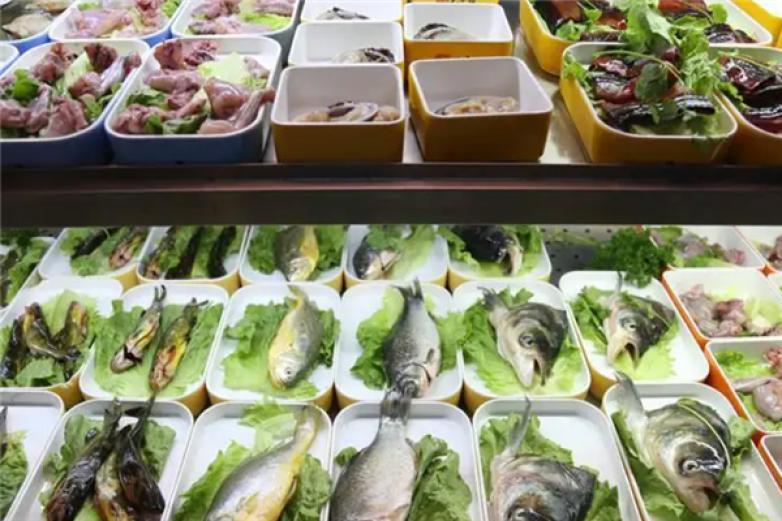 菜样多自助火锅加盟