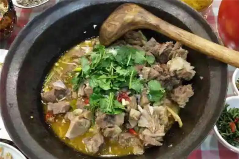 思氏横山铁锅炖羊肉加盟