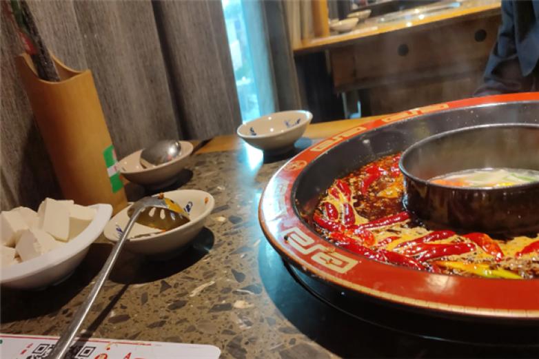 隆小柒火锅加盟