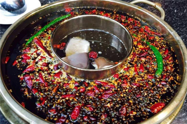 小鲤跃龙门老火锅加盟