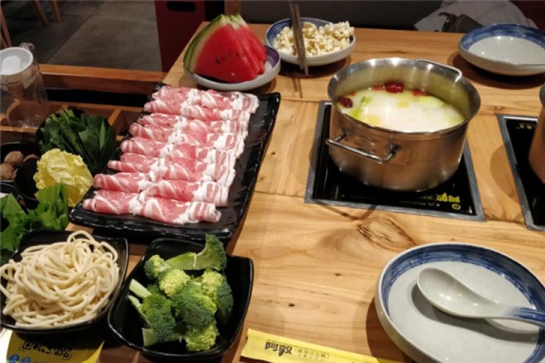 阿敦小火锅加盟