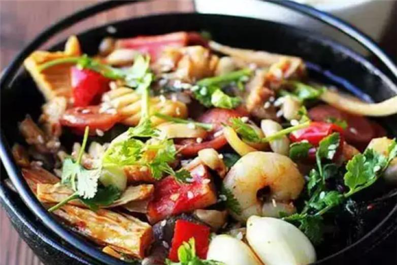 爱上麻辣香锅加盟