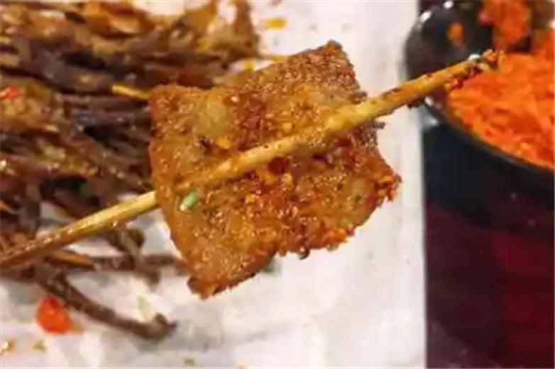 串城烧烤社加盟