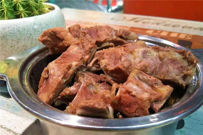 酱骨头自助火锅加盟