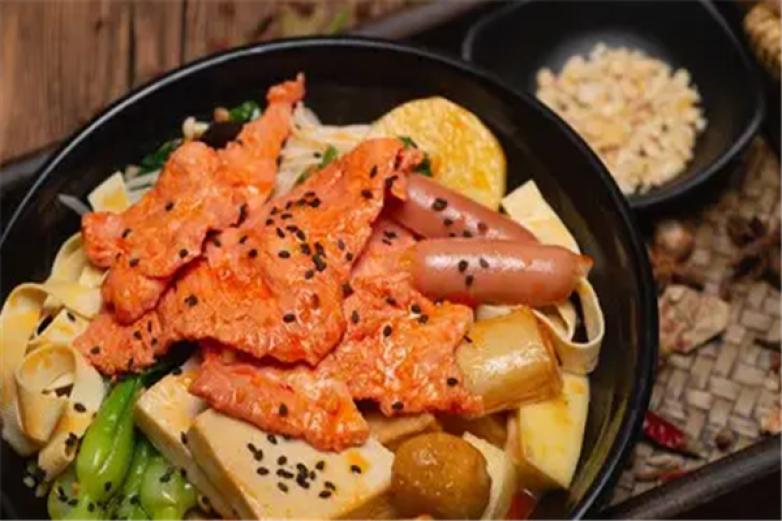 壹桶干拌冒菜加盟