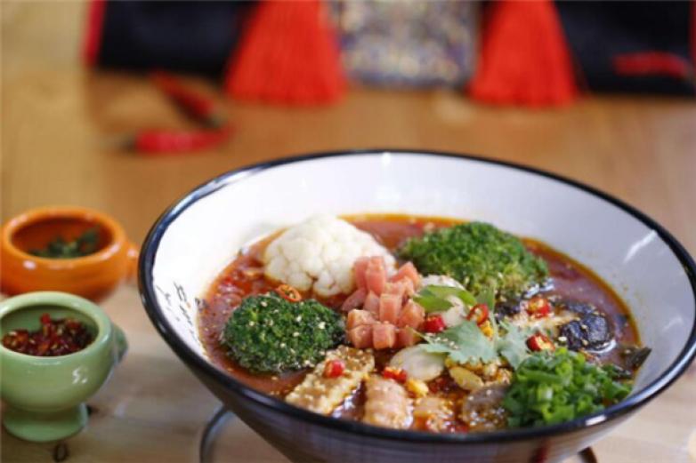 三心麻辣烫店加盟